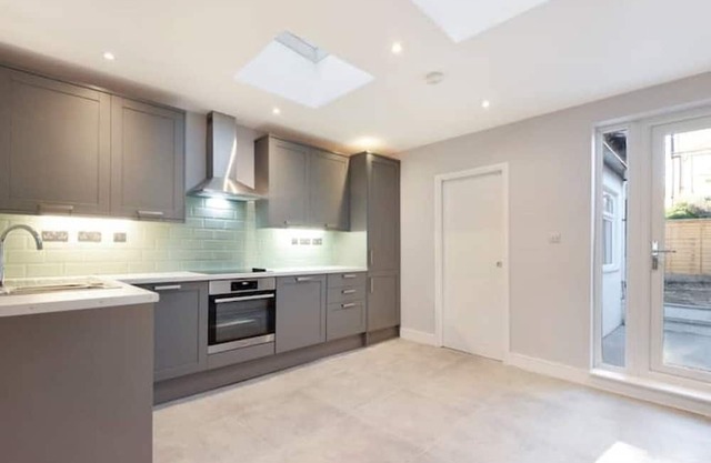 Huge 3 Bedroom House in London E17