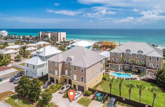 HUGE Family house with NEW pool and 60 seconds to Emerald Beach