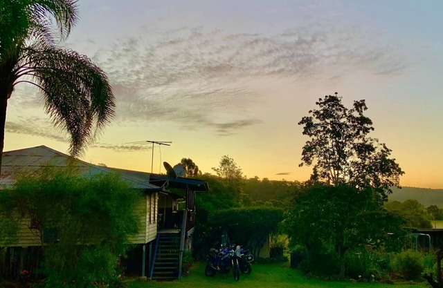 Huge farm house, great for families and gatherings.
