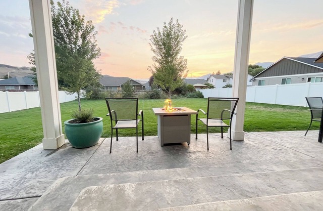 Huge Fenced Yard Near Town and The Mountains