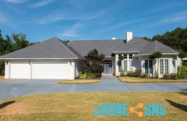 Huge Lake Front Home w/EV Charger, Tennis, Basketball and more!