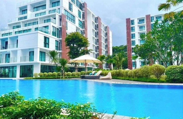 Huge Swimming Pool @The One Chiang Mai Hotel STyle