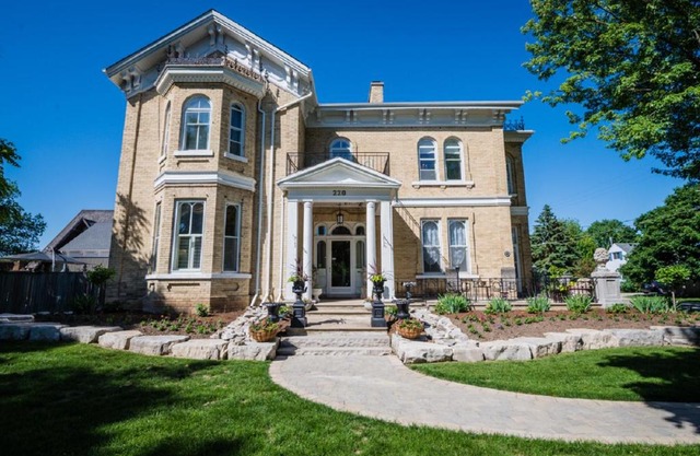 Hughson Hall Bed & Breakfast