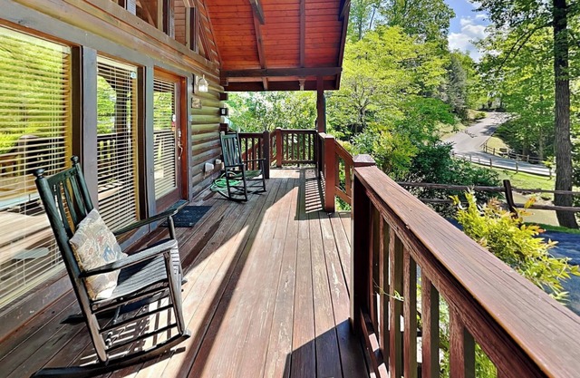Hugs 'N Kisses | Pet-Friendly Cabin - Hot Tub, Game Loft + Pond View