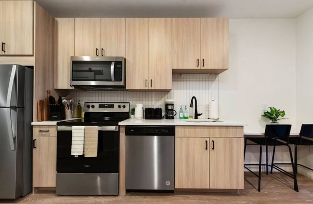 HULU+GYM with Parking Near UPMC|Pitt Uni|Shopping
