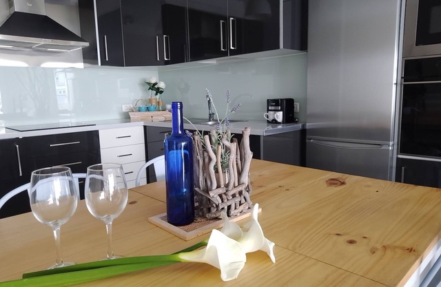 Humboldt Apartment (Island Paradise)