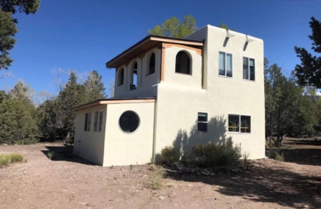 Hummingbird Hacienda - Beautiful unique house with a taste of wilderness