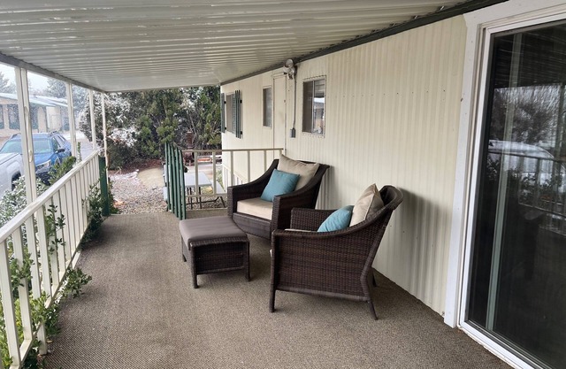 Hummingbird House in the Kern River Valley, 2 bedroom, 2 bath