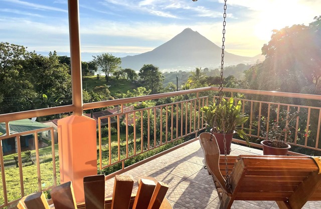 Hummingbird Suite - Spectacular Views of Arenal Volcano and Lake