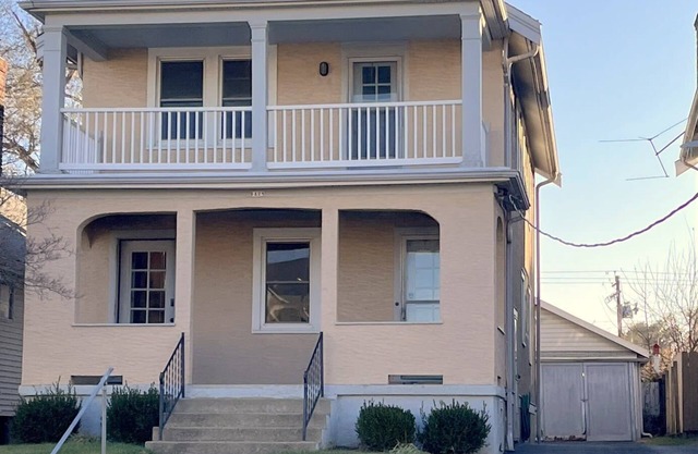 Hunter #2, Private One Bed near Xavier & Downtown