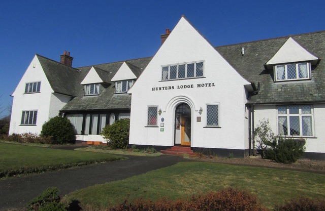 Hunters Lodge Hotel