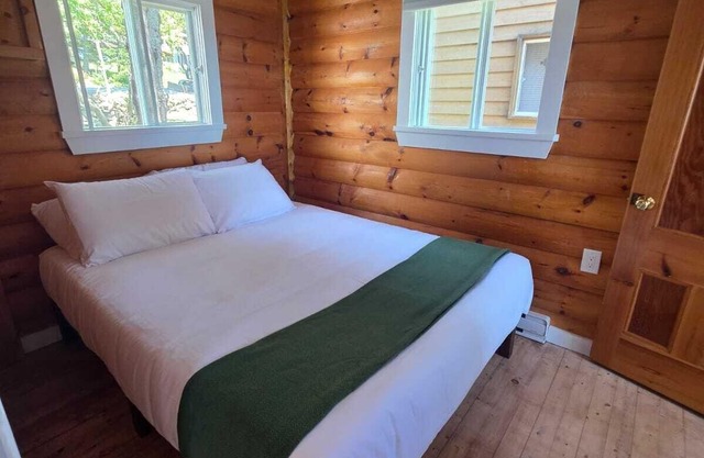 Hunts Point 1-BR Coastal Retreat - Cottage # 7