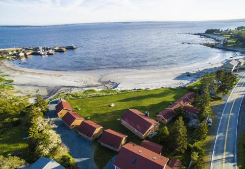 Hunts Point 2-BR Coastal Retreat - Cottage #10