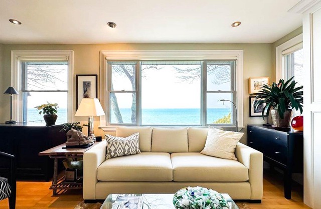 Huron Coastal, Sauna, 2 King beds - Lakefront with Shared Access