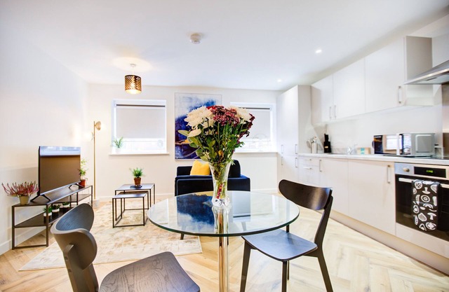 Hybrid Resi - Mitcham