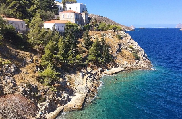 Hydra Seaside Serenity: Panoramic Sea & Sunset Views