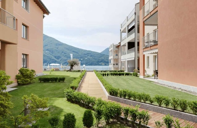 Italian Lakes holiday apartment with pool