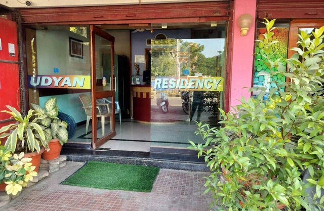 I-ROOMZ Udhyan Residency