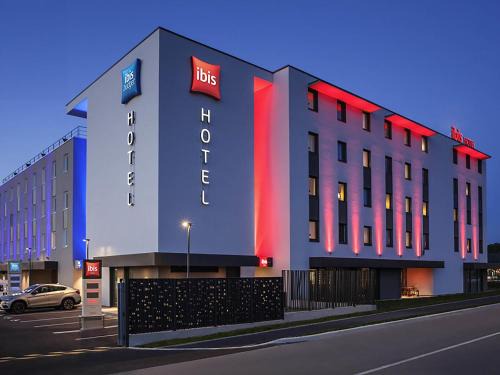 ibis Sens