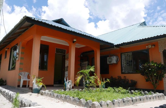 Ibizza Inn