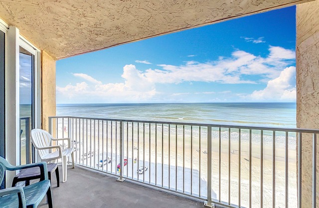 Ideal Family Friendly Beach Vacay. Beachfront & Steps to Flagler Ave
