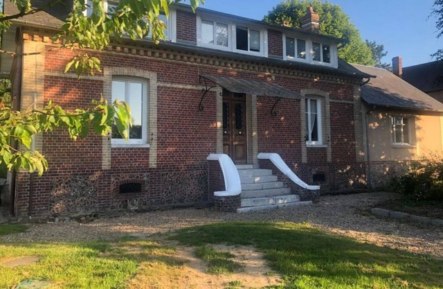 Ideal for couples. Come and enjoy the tranquillity of this family home.