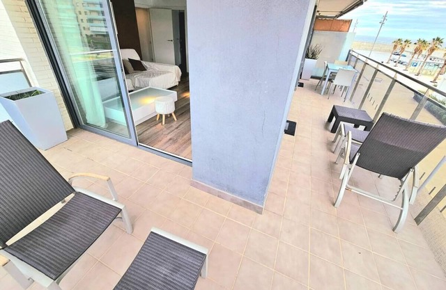 Ideal for families in Barcelona beach with swimming pool