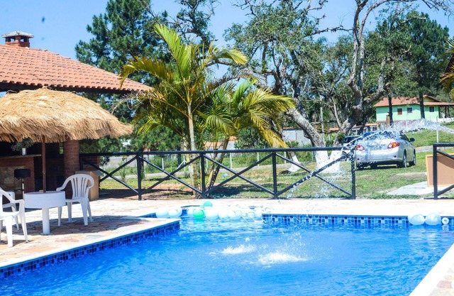 Ideal for rest and socializing .