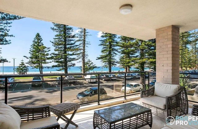 Ideal Holiday Accommodation - Complete Waterfront in Manly