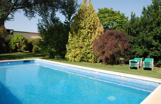 Ideal house for family gatherings or friends with beautiful English garden.