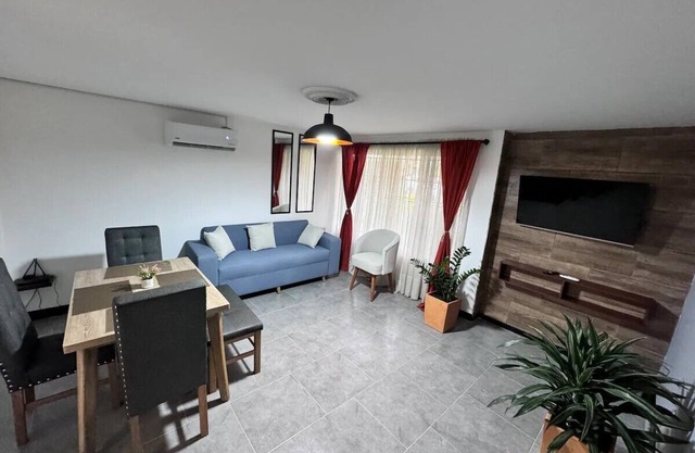 Ideal house to rest or work while getting to know Medellín.