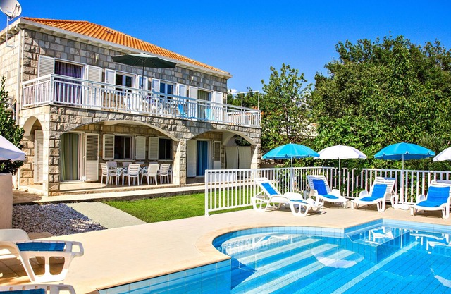 Ideal location, comfortable and excellent place to explore the whole region from