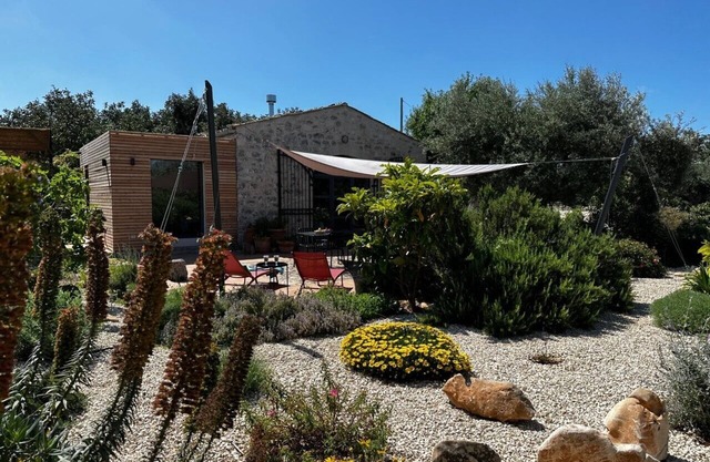 Idyll for couples, herb garden, large terrace, 3000sqm, in the countryside, near Scicli