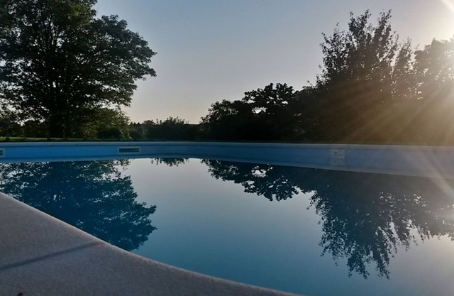 Idyllic Country Cottage with Stunning Heated Swimming Pool