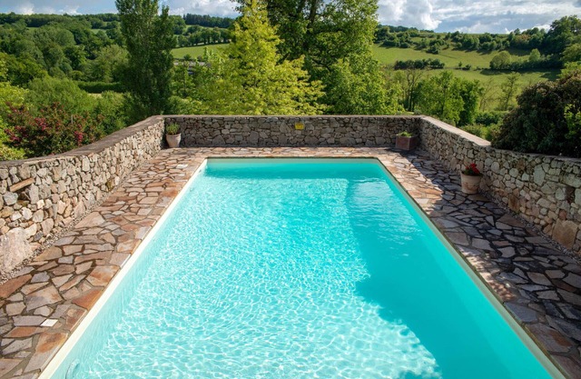 Idyllic Country House with secure pool, panoramic views