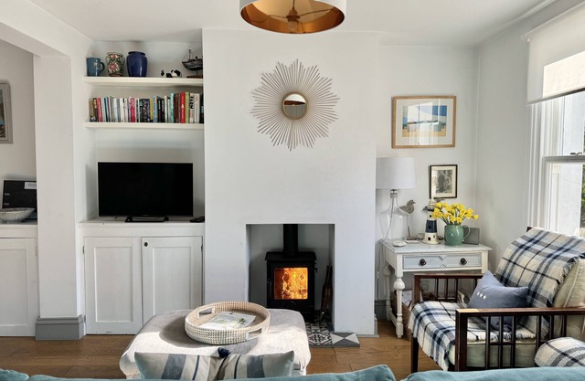 Idyllic fisherman's cottage on Kingsdown beach with lovely garden - Mary's Cottage