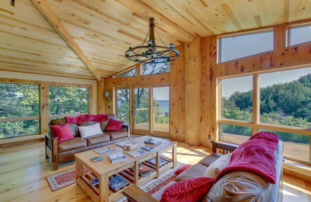 Idyllic Sturgeon Bay Cabin w/Fire Pit + View