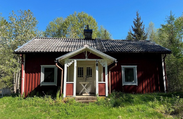 Idyllisches Einsames Waldhaus