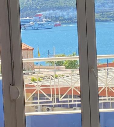 Igoumenitsa heart flats to let Mariasroom 2studios apartment seaside-city 50m harbor Chantzara