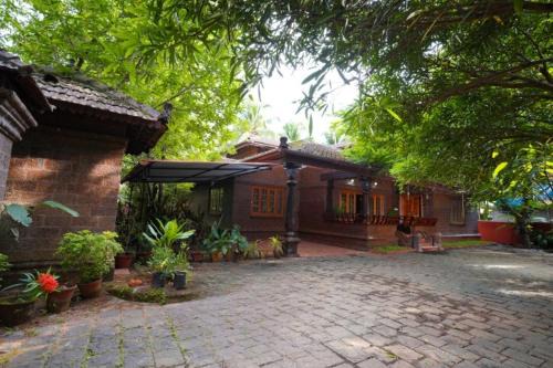 Illam Heritage inn Bungalow l 4 BHK