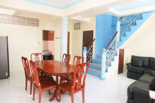 Iloilo Transient Rooms Good for 15-20 pax