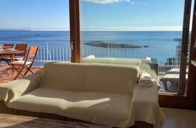 Impressive apartment with a balcony to the sea