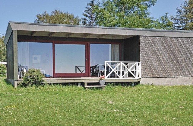 In a cozy and quiet environment on the beautiful peninsula of Kegnæs you can spend a vacation near t