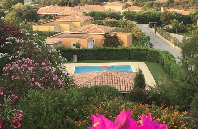 In a private residence, very nice apartment with sea view PROMO JULY