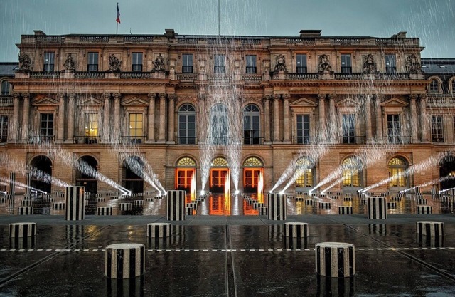 IN BETWEEN ICONIC PLACES,THE LOUVRE,PALAIS ROYAL & PALAIS GARNIER-RUE MONTMARTRE