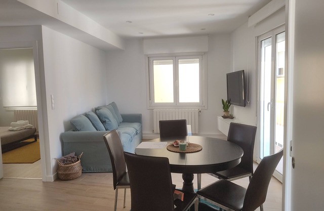 In the center of Moaña, a few minutes walk from the maritime station and Vigo
