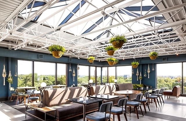 In the Heart of Downtown! Rooftop Bar, Coffeehouse, Minutes to The Opera House