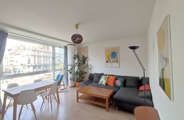 In the heart of Strasbourg, 3 rooms overlooking the Ill!