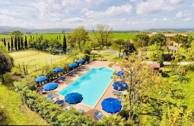 In the Heart of Tuscany, fabulous Farmhouse surrounded by greenery and with every comfort!