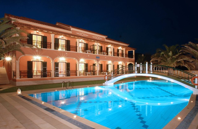 In Villa Luxury Apartment with Pool
